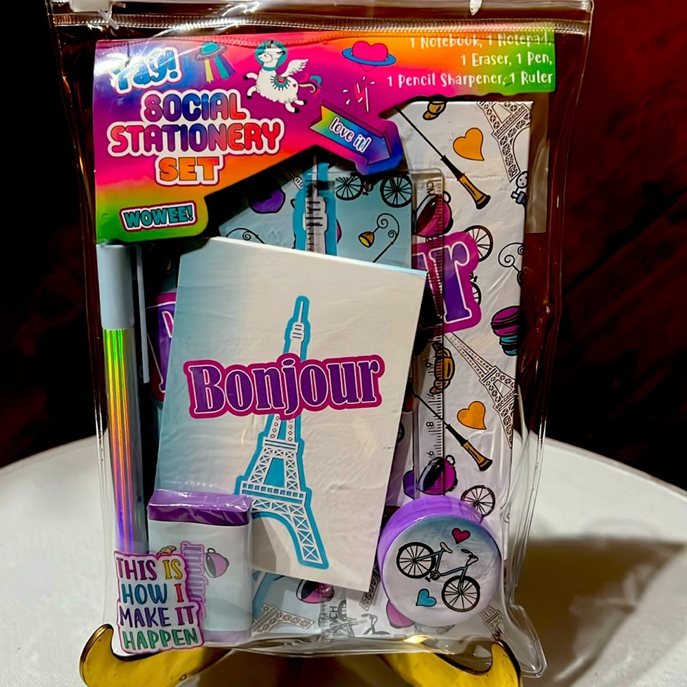 Social Stationary Set